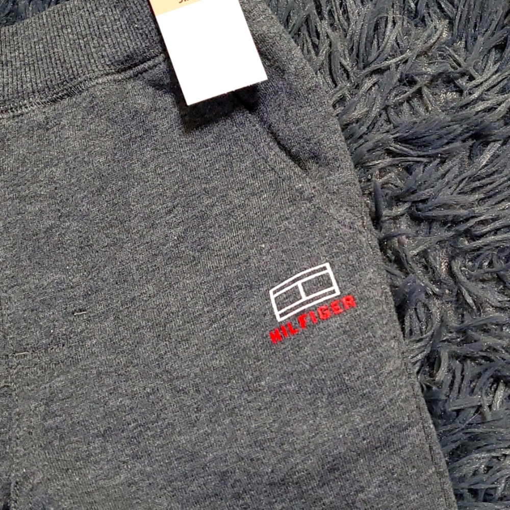 TOMMY HILFIGER JOGGER SET - Picture 8 of 12